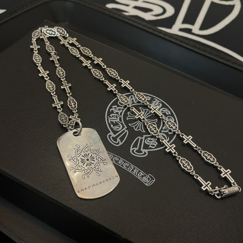 Ch*0me He**ts necklaces